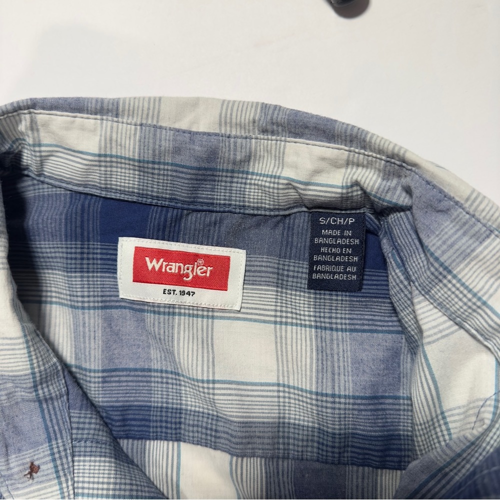 NWOT Wrangler Mens long sleeve shirt. - Picture 3 of 4